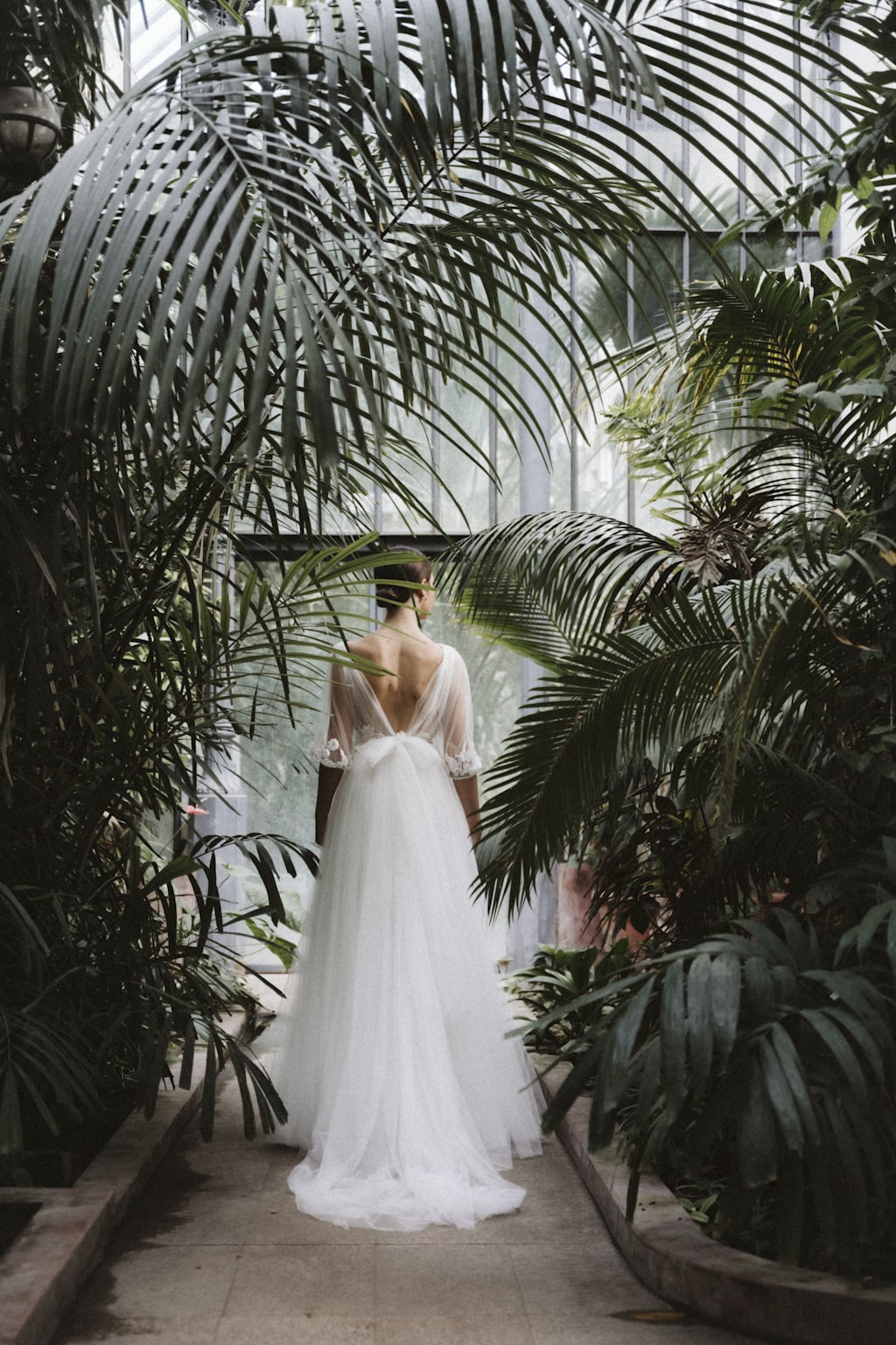 Balint Sara Botanica menyasszonyi ruha kollekcio 2024 esküvői ruha hatresz